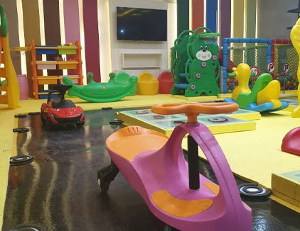 خانه بازی مک کوئین یزد