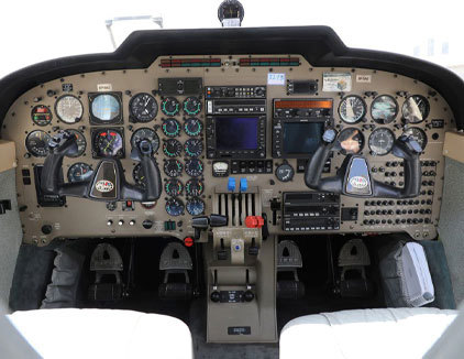 پرواز تفریحی با هواپیما دو موتوره پایپر کیش