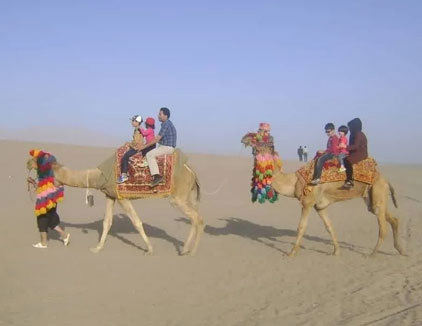 کمپ کویری شهر آفتاب یزد